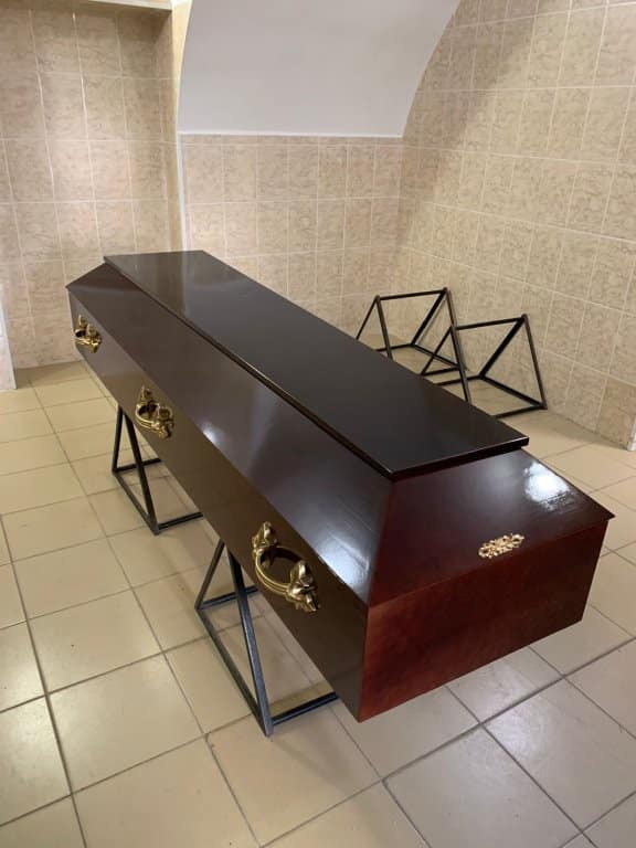 полуторный лакированный гроб для крематория