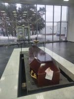 гроб в большом зале крематория спб